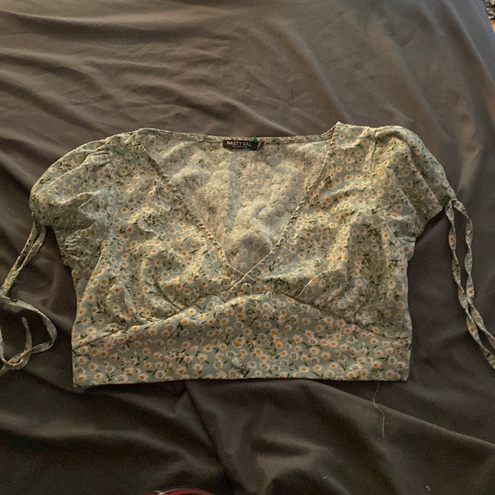Daisy Nasty Gal Crop Top